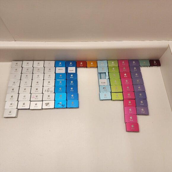 Apple iPod shuffle 2nd generation 1GB 2GB Various Color 1 Year warranty w/ acces - Picture 2 of 16